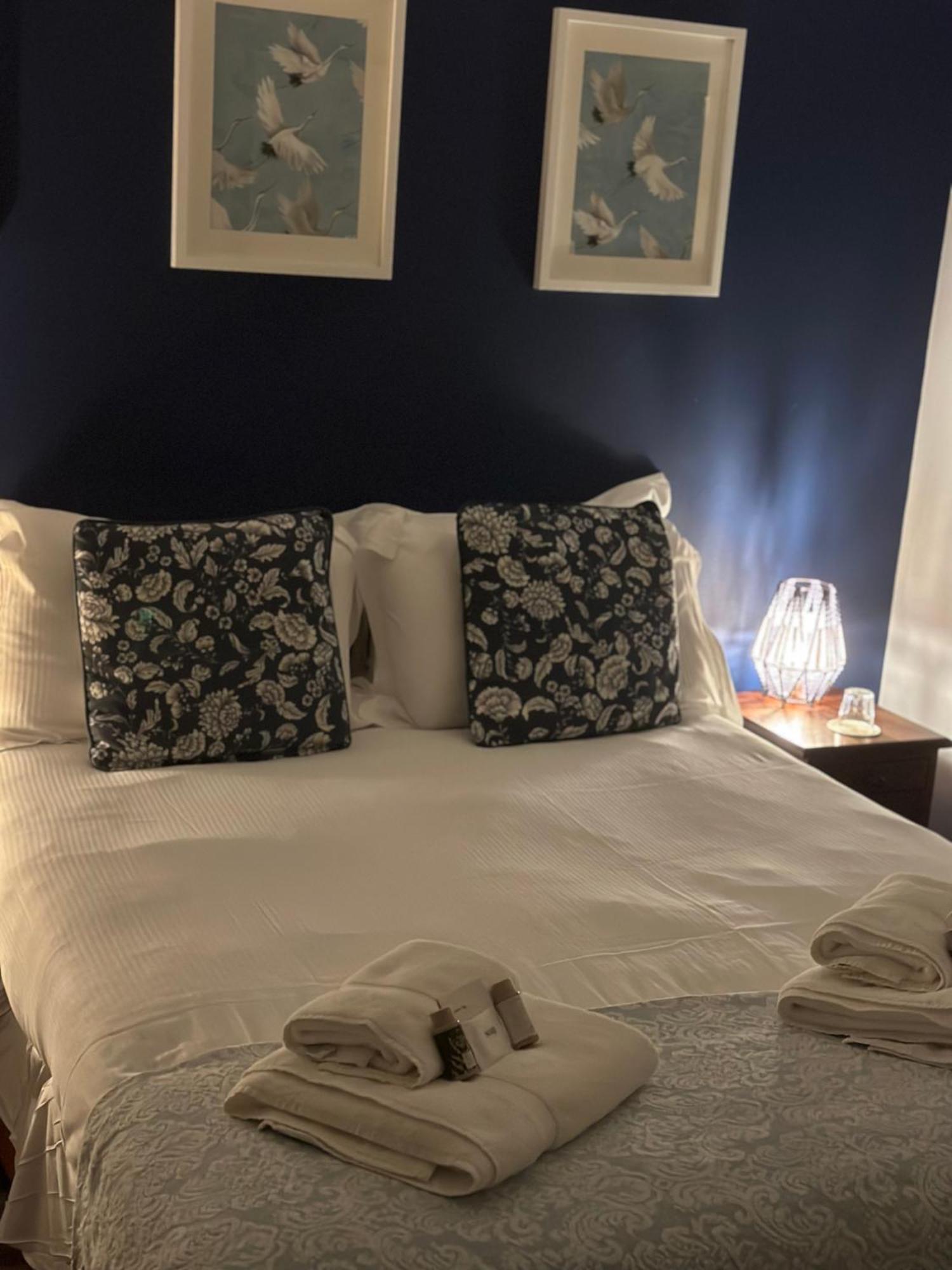 The Kings Arms Inn Montacute Room photo